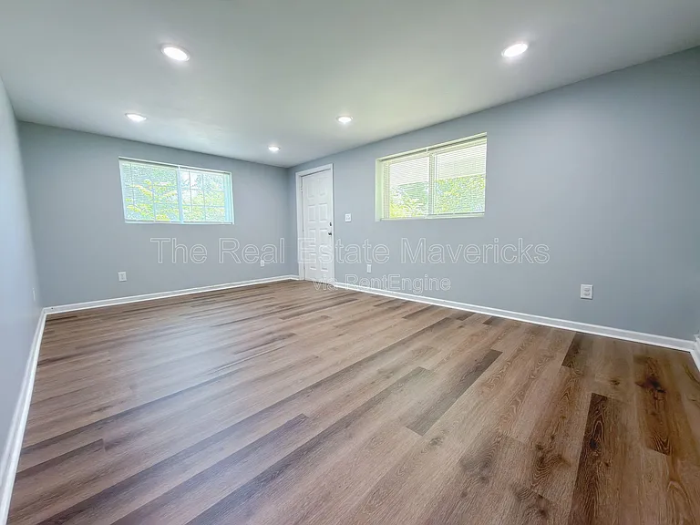 409 Longview Dr #B — Photo 6