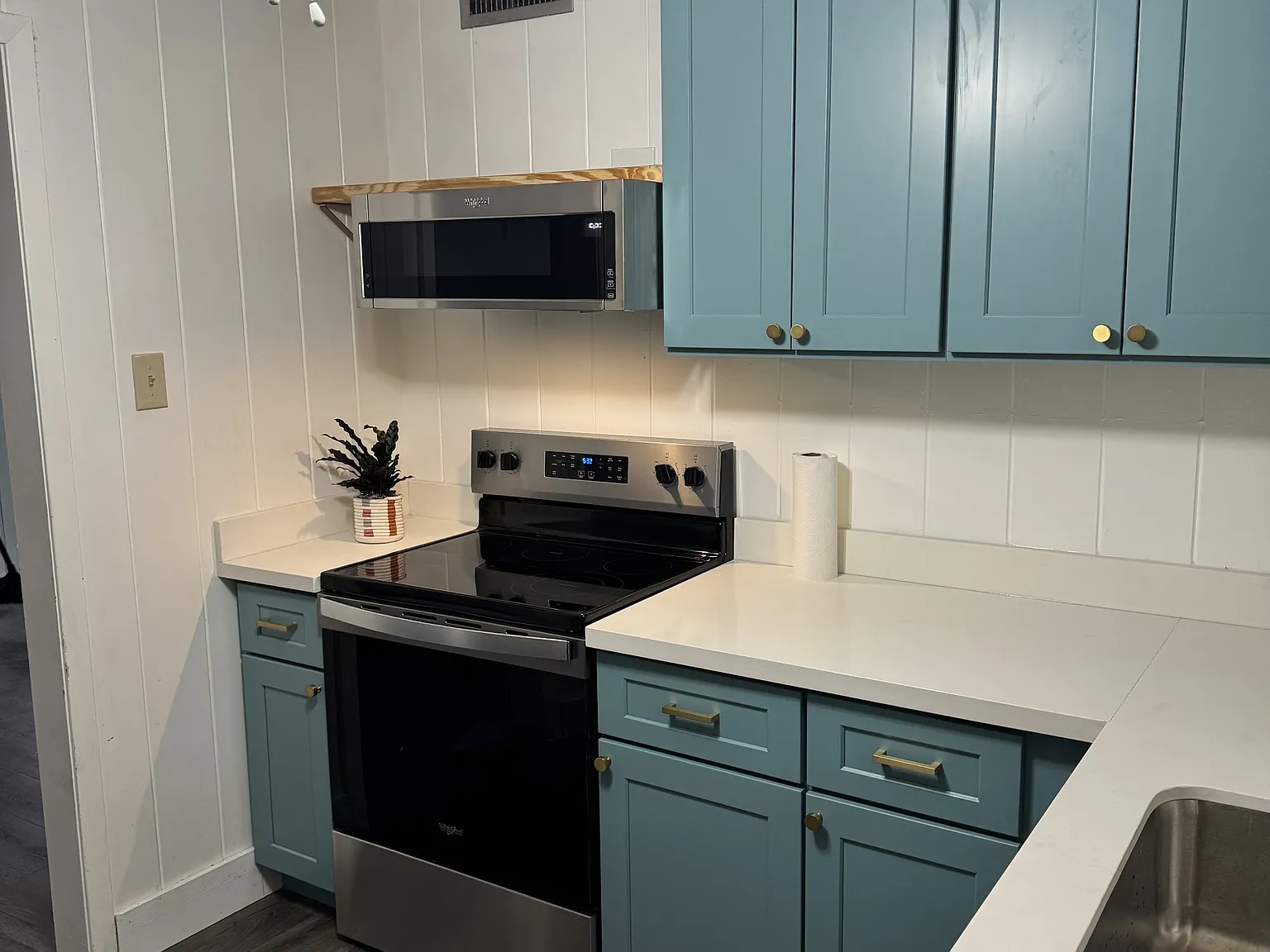 1010 South College Road - 1 — Photo 2