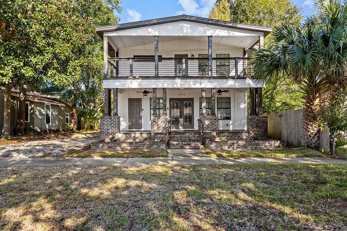 Building Photo - 1306 E Gonzalez St #A