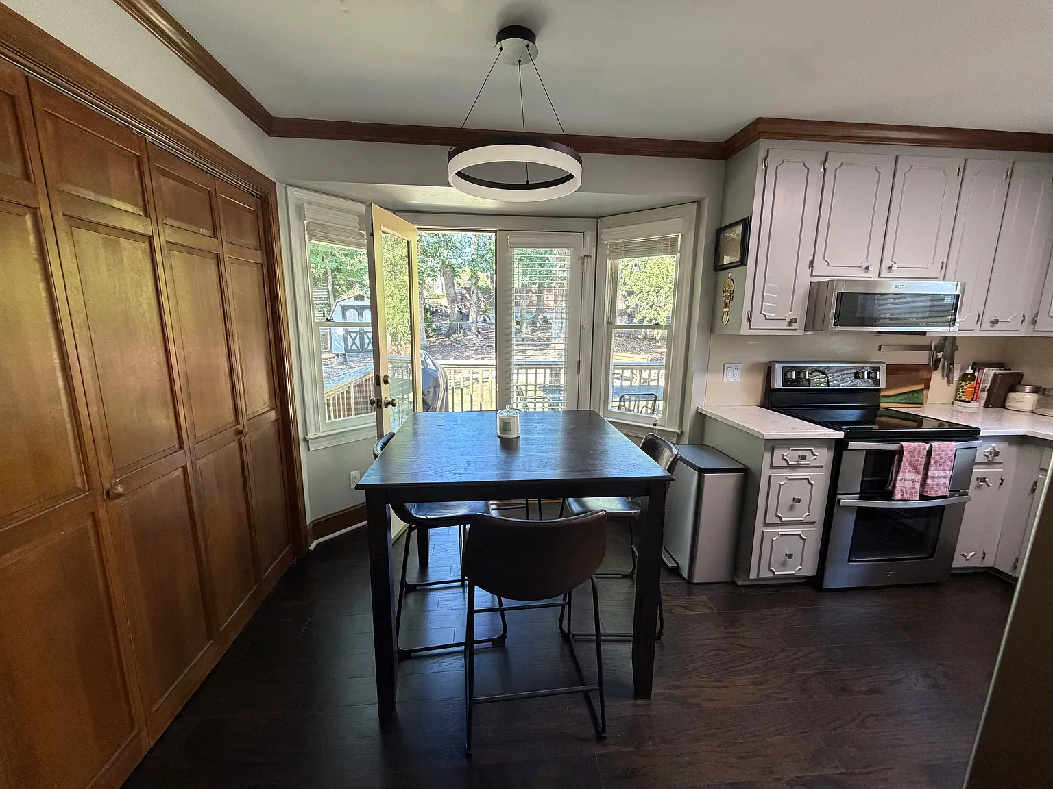 3 bed, 1273 sqft, $2,400 — Photo 3