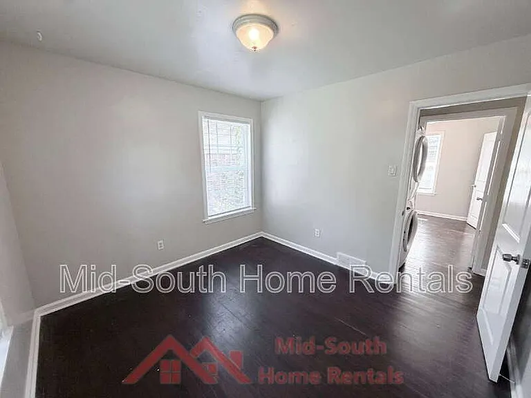 1060 Paul Pl — Photo 16