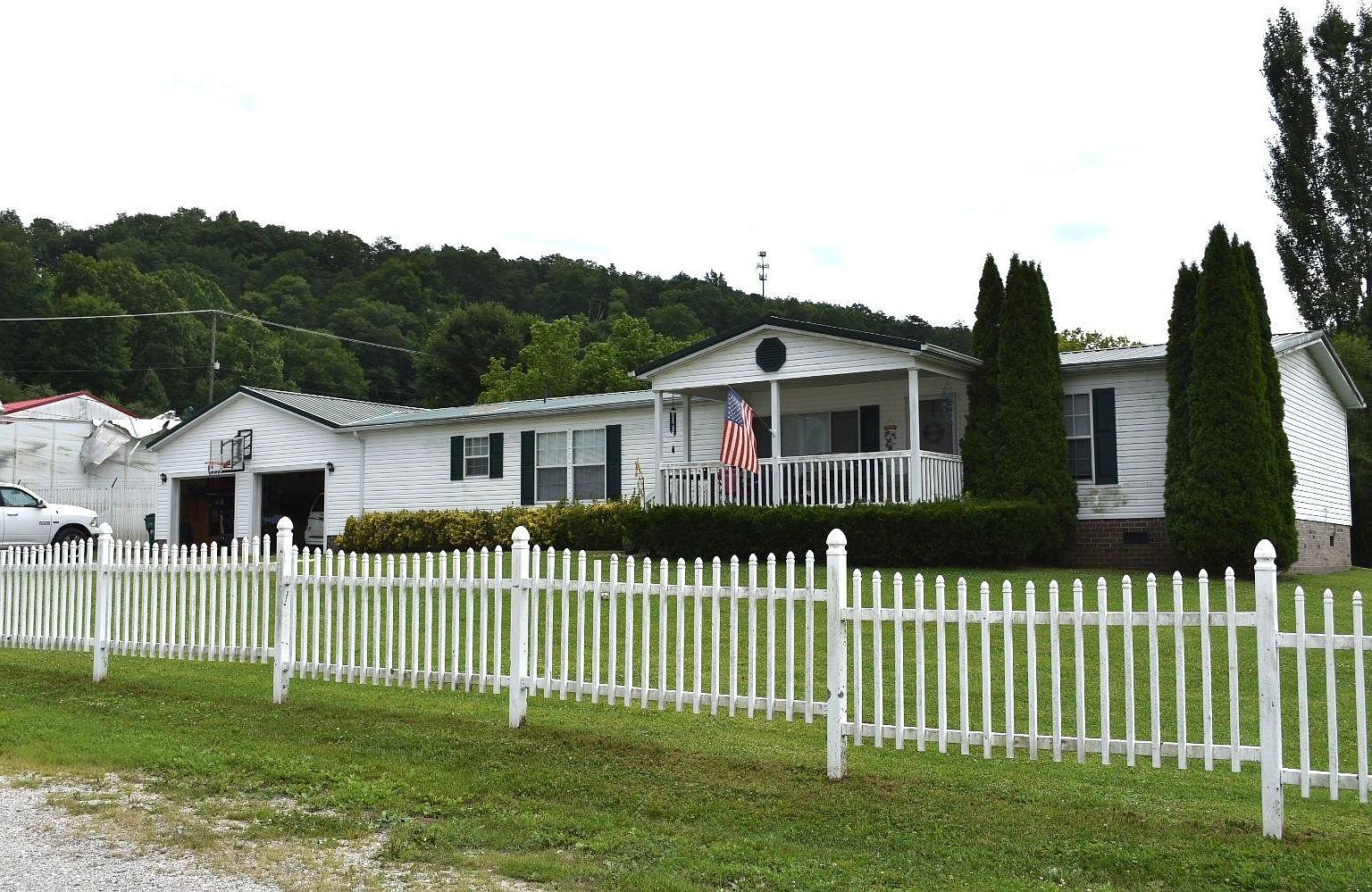 404 Harbour Ln, Hurricane, WV 25526 Zillow