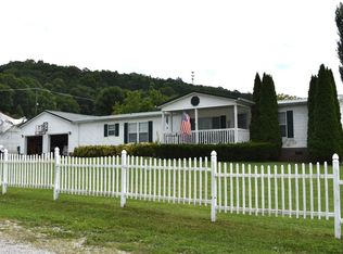 404 Harbour Ln, Hurricane, WV 25526