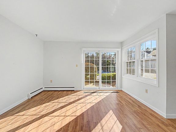 4th image of 332 Parkside Road #3