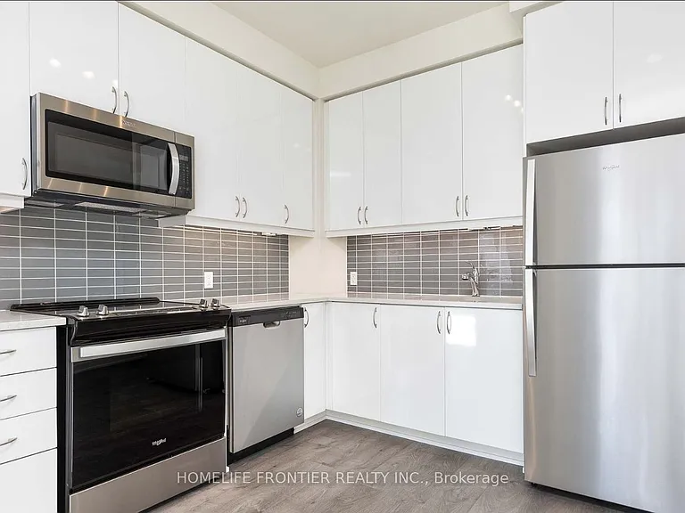 4955 Yonge St #2007 — Photo 4