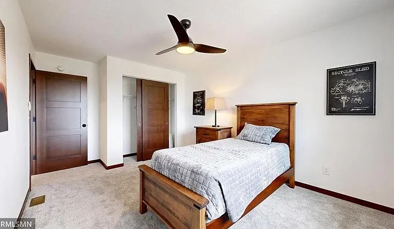 18001 Walnut Cir — Photo 10