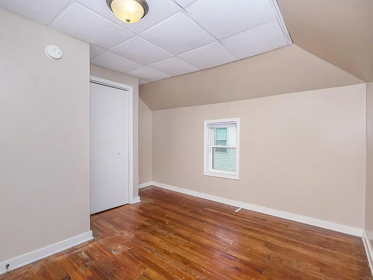 960 Pine Ave NW — Photo 15