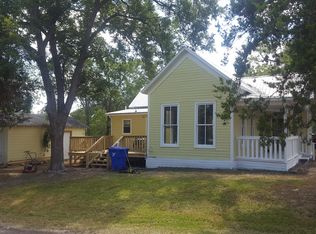 401 S South St, Yoakum, TX 77995