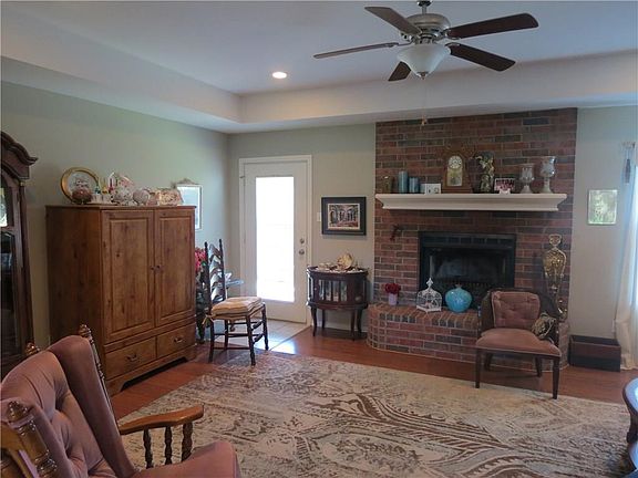 3rd image of 1307 Bonita Dr