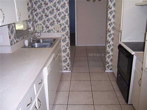 3rd image of 8005 Beaty Grove Dr
