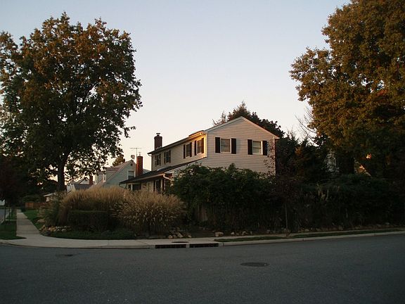 4th image of 10 James Ave