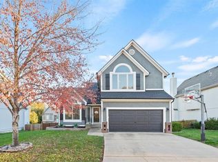21611 W 53rd St, Shawnee, KS 66226