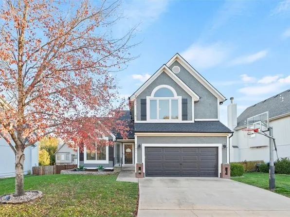 21611 W 53rd St, Shawnee, KS 66226