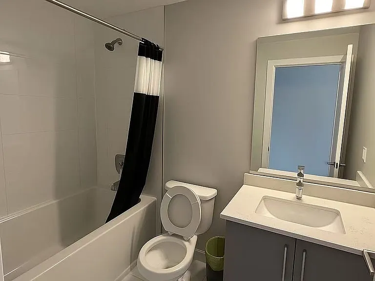 15 Queen St S #608 — Photo 8