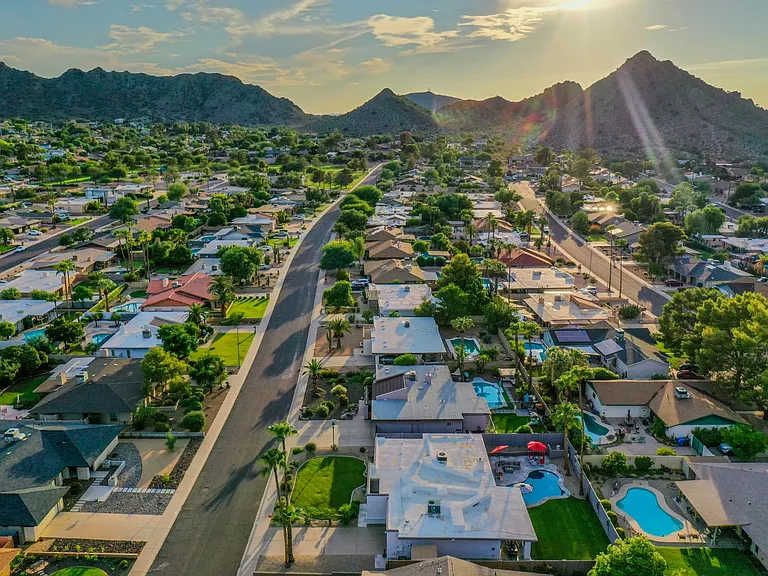 2532 E Desert Cove Ave — Photo 48