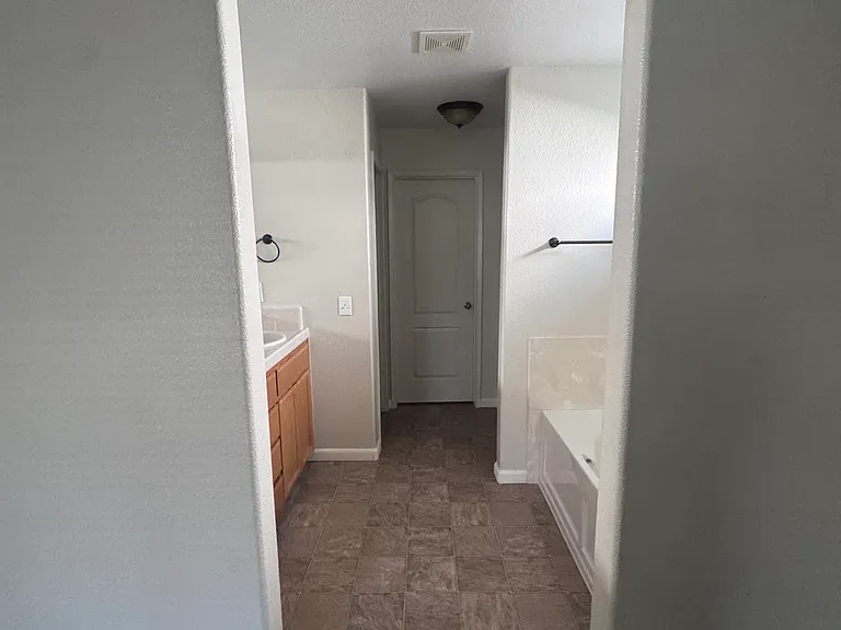 1520 Cardinal St — Photo 9