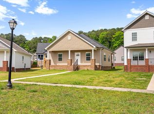 415 Coahulla Creek Dr, Dalton, GA 30721