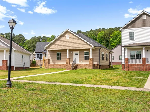 415 Coahulla Creek Dr, Dalton, GA 30721