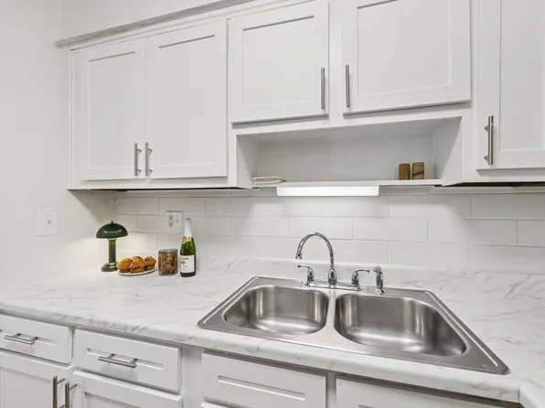 Raccoon Creek Apartments