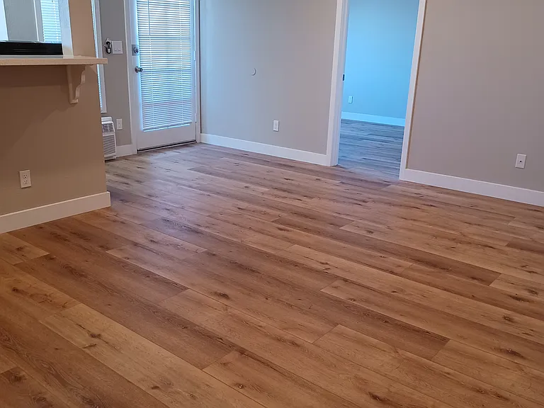 Roscoe Apartments — Photo 5