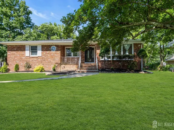 5 Phillip Dr, Edison, NJ 08820