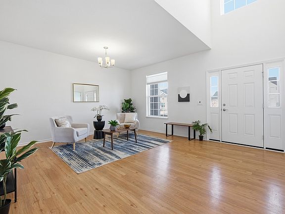 2nd image of 2752 Leo Mary St