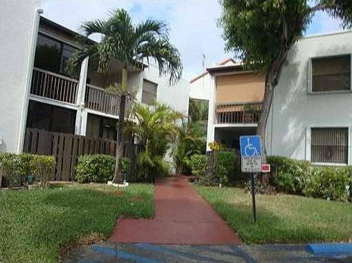 3rd image of 9439 Fontainebleau Blvd APT 203