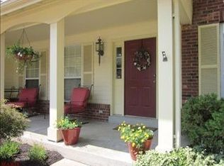 1107 Richland Meadows Dr, Ballwin, MO 63021