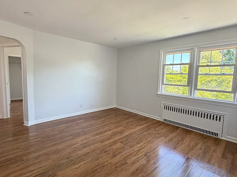 69 La Salle Ave #2 — Photo 13
