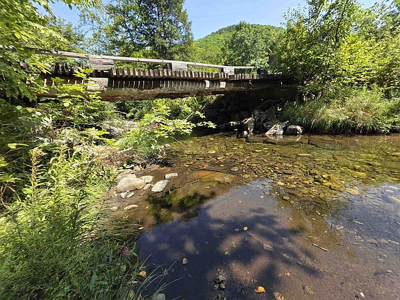 5th image of 5 Oregon Falls Road