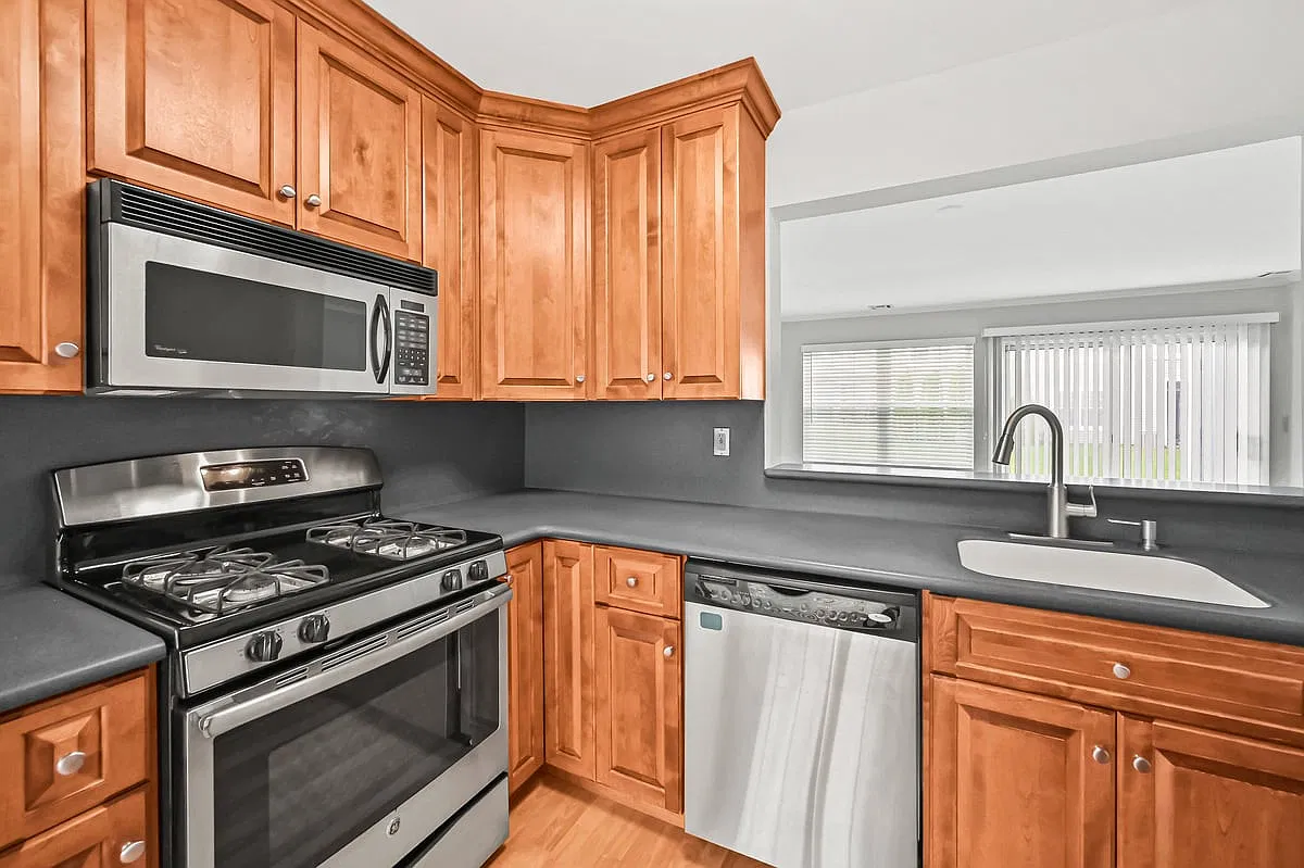 2 bed, 1.5 bath, 1216 sqft, $2,750 — Photo 2