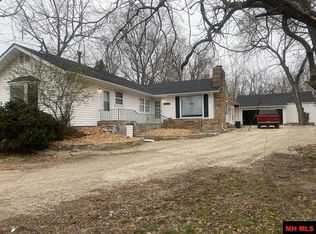 713 N Panther Ave, Yellville, AR 72687