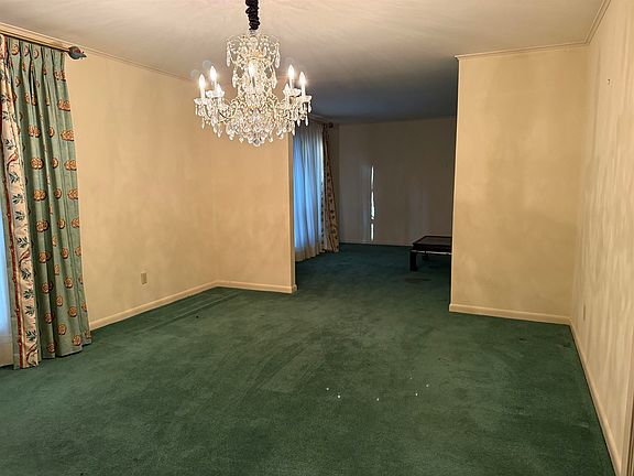 3rd image of 204 Timberlane Dr
