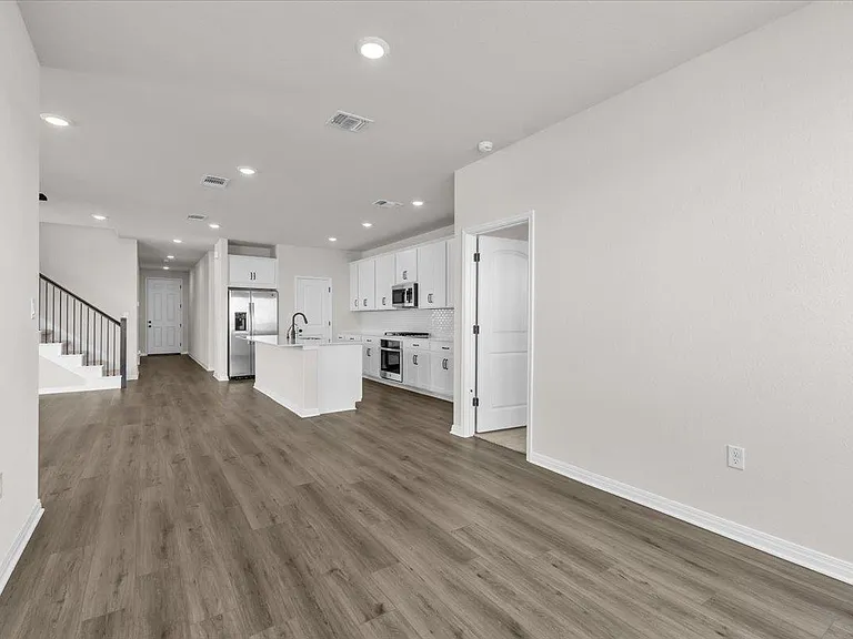 302 Willow Heights Dr — Photo 12