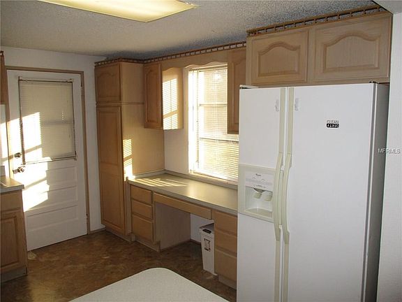 3rd image of 209 North Cir