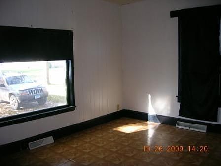 4th image of 453 1st Ave SE