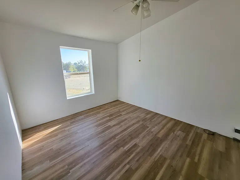 25120 Charina Rd — Photo 18