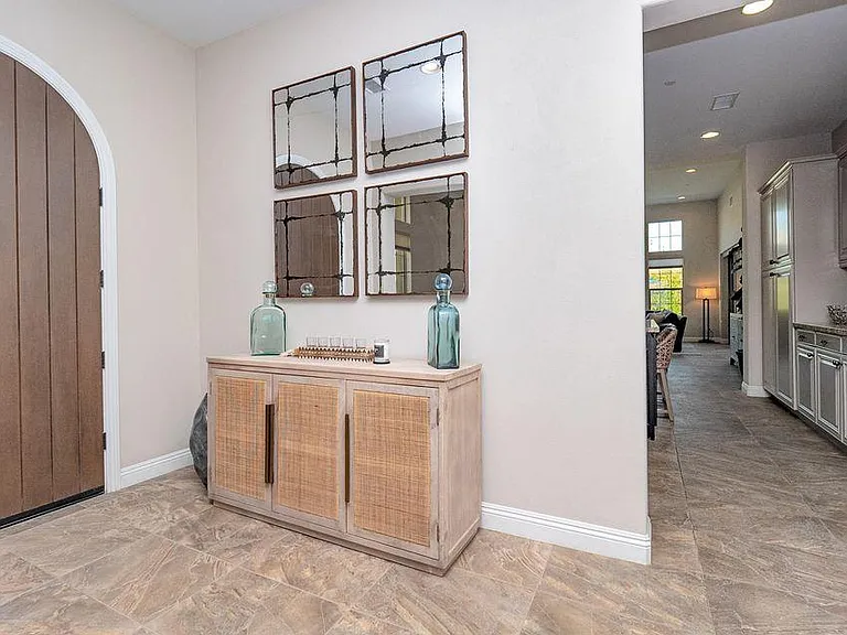 80450 Platinum Way — Photo 3