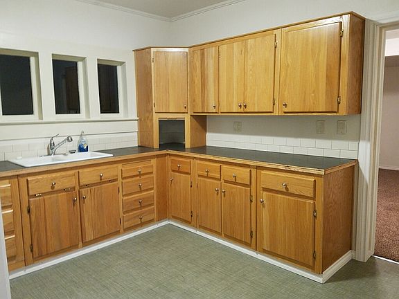 4th image of 601 W King St