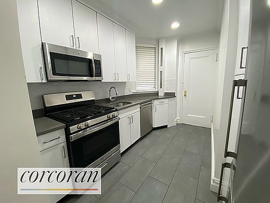 4th image of 25 W 68th St #1G