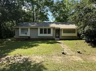 100 Gulf Camp Rd, Lumberton, MS 39455