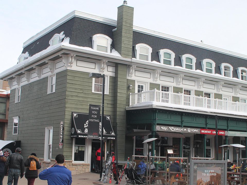 1st image of 1325 Lowell Ave #5002