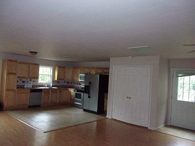2nd image of 113 Jefferson St