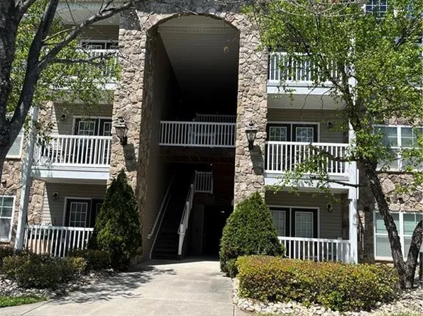 7102 W Friendly Ave, Greensboro, NC 27410