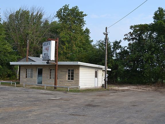 4th image of S 1st St SE