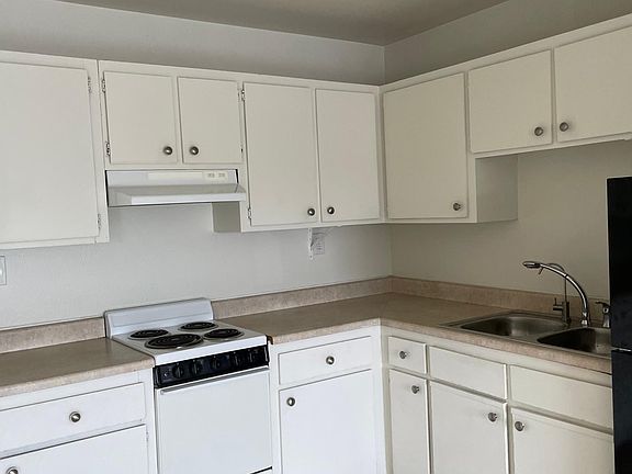 2nd image of 3949 33rd St APT 8