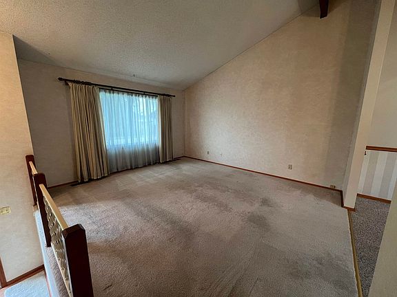4th image of 1221 E G St