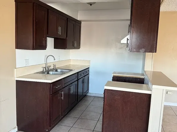 8915 Dudlext Ave Unit E, South Gate, CA 90280