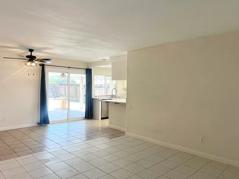1084 E Evans St — Photo 9