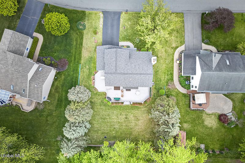2nd image of 31 Capitol Place
